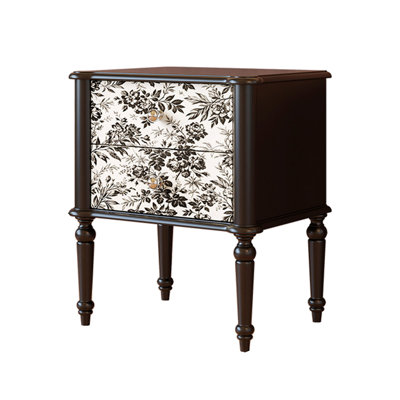 Table de chevet rétro de luxe à deux tiroirs, 60,4 cm (H) x 61 cm (L), avec pieds incurvés sculptés et peinture florale en noir et blanc.