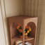 Armoire de coin en bois de noyer clair