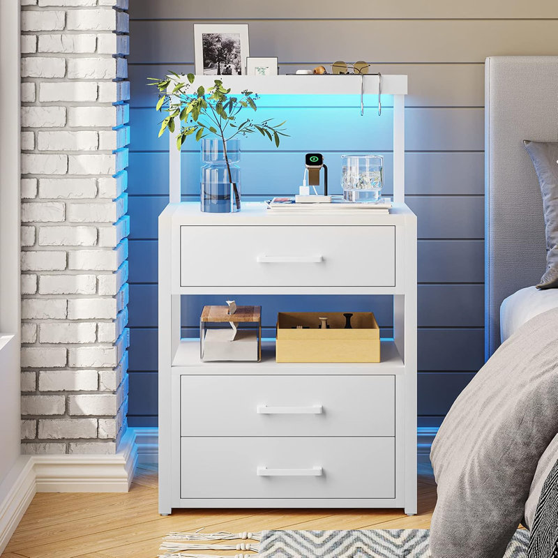 3 Drawers Nightstand, White