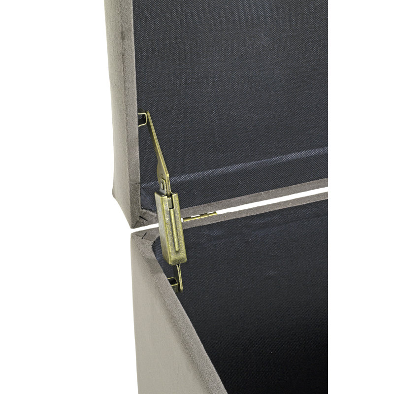 Akilia Blanket Chest