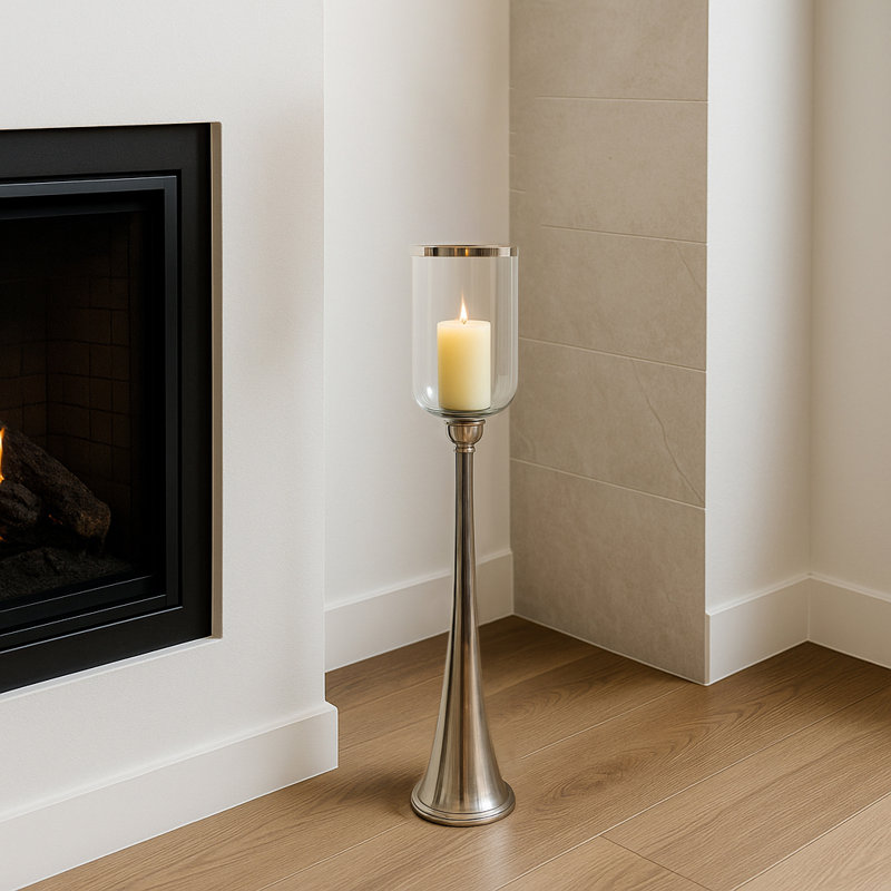Grand porte-bougie moderne en métal et verre Modern, H 43 po x l 7 po x P 7 po, Argent argent