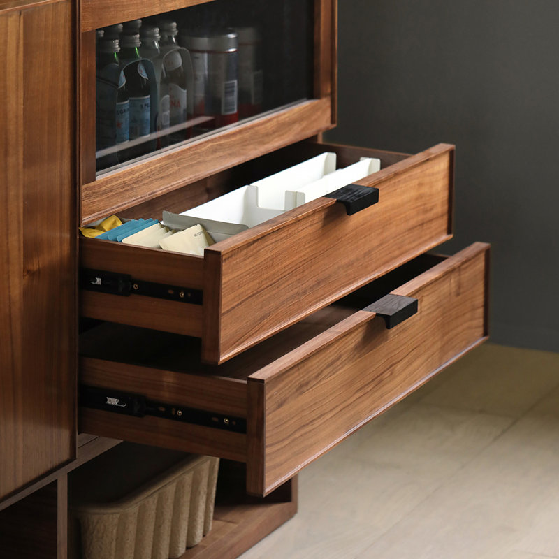 Buffet de style européen rétro minimaliste