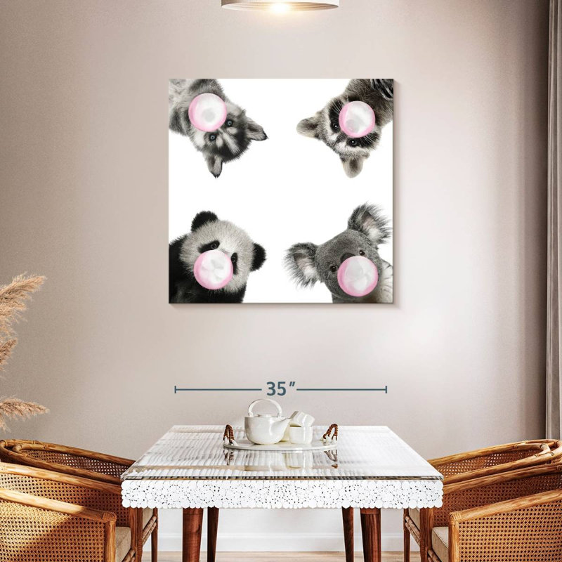 Drôles d'animaux à fourrure sur toile, H 36 po x l 36 po x P 1,25 po