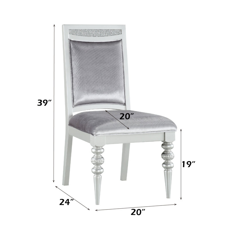 Chaise d'appoint en tissu et platine 2 pièces - siège fixe avec capacité de 220 lb, profondeur de 20 po, hauteur de 19 po. Délicats incrustations de strass rectangulaires brillants. Coussin de dossier confortable. Tablier en bois tourné