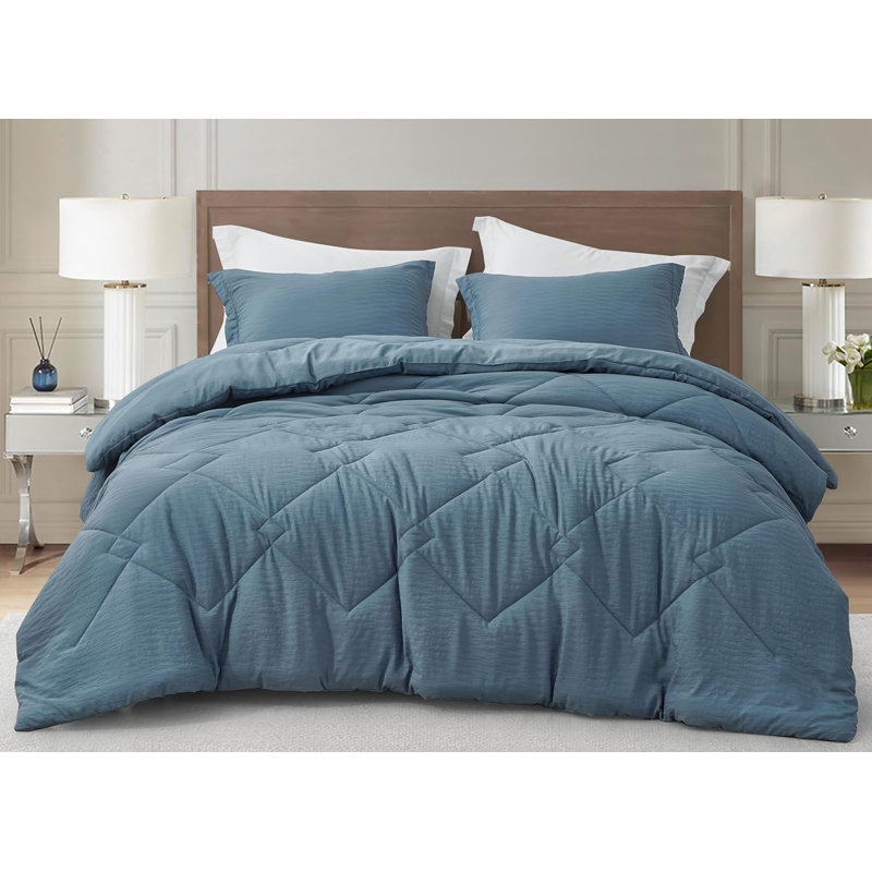 Hugo 3-Piece Polyester Jacquard Lightweight Thin Comforter Set, Blue, Queen Comforter + 2 Standard Shams
