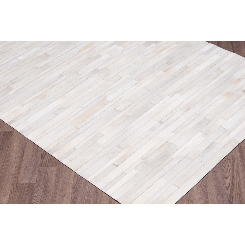 Tapis blanc en cuir de vache Charleen, Rectangle 9 pi x 12 pi