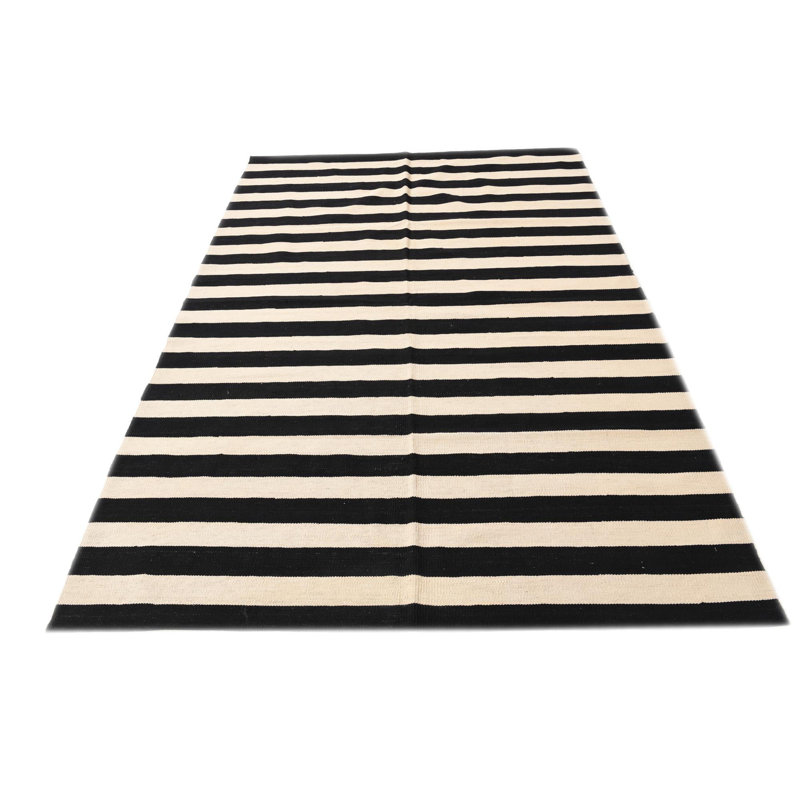 Tapis noir et blanc Newsom