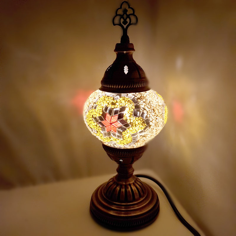 Bonanno Metal Novelty Lamp, Red