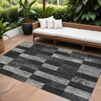 Tapis intérieur et extérieur lavable noir et gris 8 pi x 10 pi