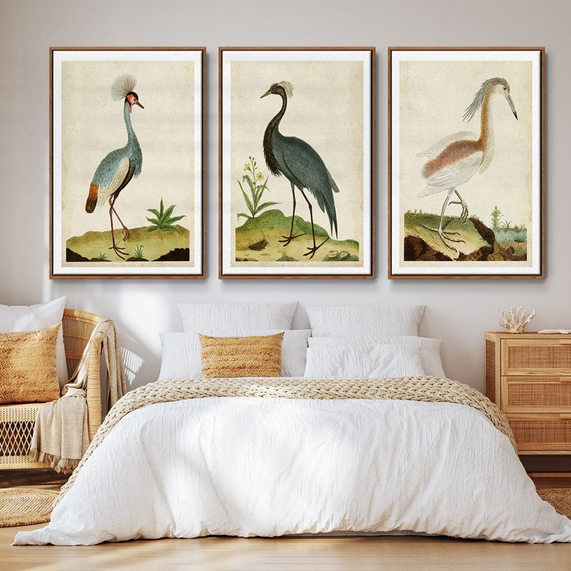 Heron Portrait I, ensemble de 3 toiles encadrées, Cadre noyer, H 27 po x l 54 po