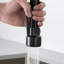 Robinet de cuisine noir commercial avec tirette vers le bas, levier simple, fuites, finition facile d'entretien, sortie d'eau polyvalente, conception de poignée de robinet manuelle à installation simple, corps en laiton, empreinte digitale,-130830559
