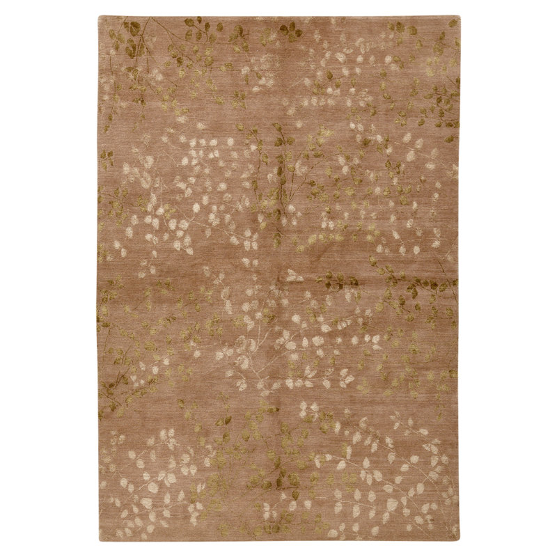 Hand Knotted Wool Area Rug in Peach