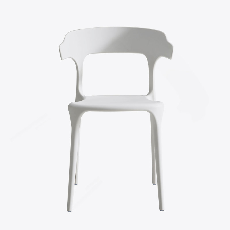 Un ensemble de 4 chaises empilées, Bleu
