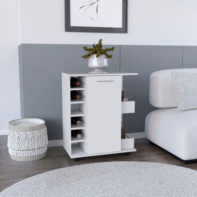 Armoire blanche à 4 roulettes pour la cuisine ou le salon, avec 6 porte-bouteilles intégrés sur le côté, 1 tablette intérieure, 2 tablettes latérales, 2 espaces avec porte en bois pour ranger les verres, les tasses, le café ou les collations.
