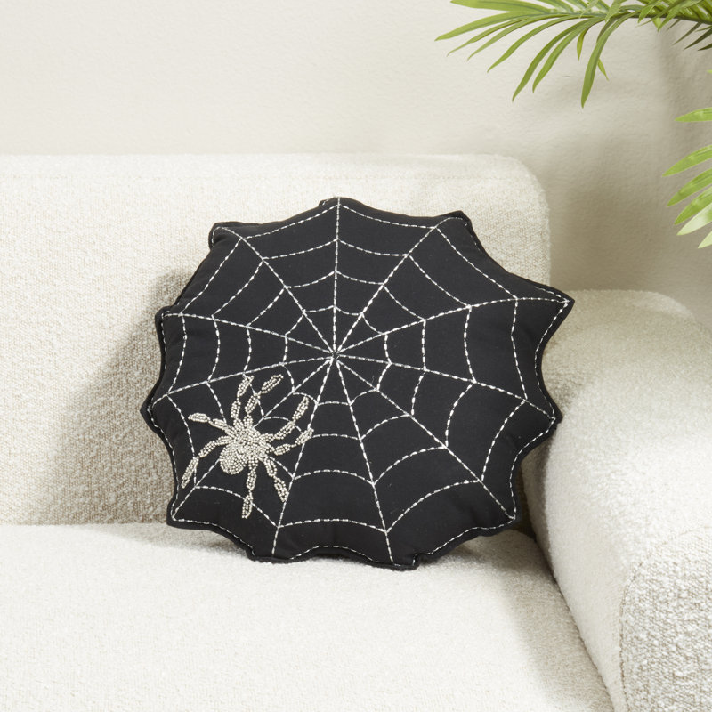 Coussin en toile d'araignée brodée