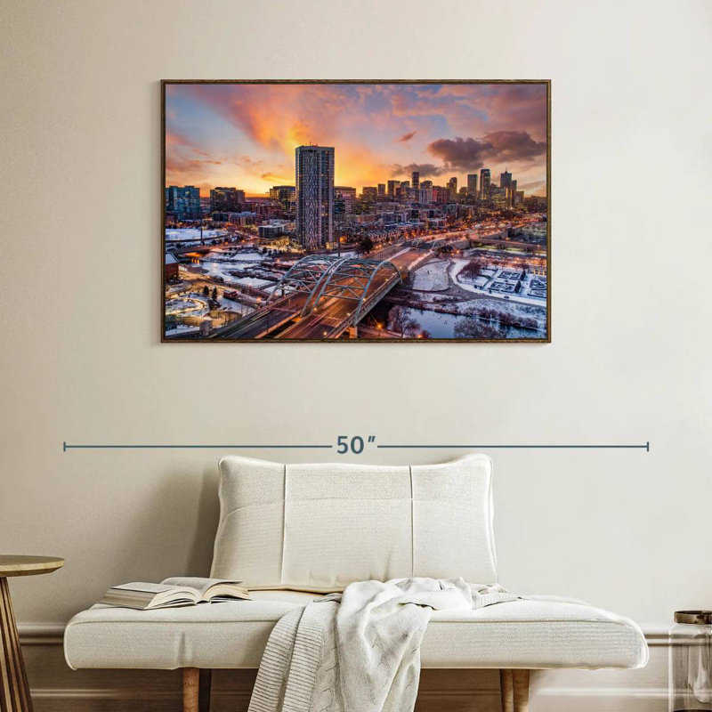Coucher de soleil d'hiver à Denver, Cadre flottant noyer, 40 po x 27 po
