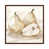 Toile avec cadre en bois brun classique n'est pas disponible
