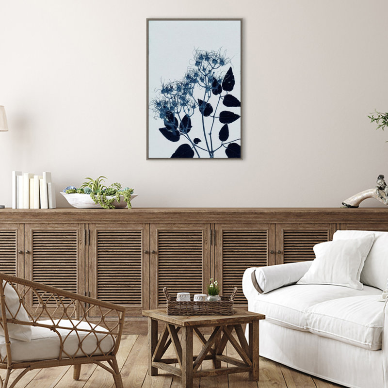 «Clematis 1 Blue» par Pernille Folcarelli, reproduction d'art sur toile encadrée