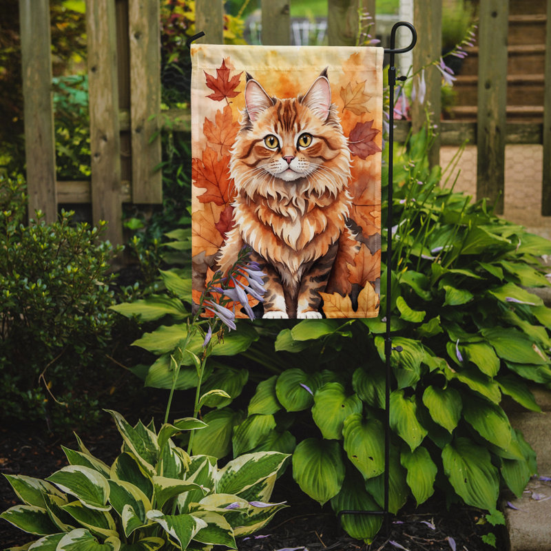 Chat en feuilles d'automne drapeau de jardin, Skookum