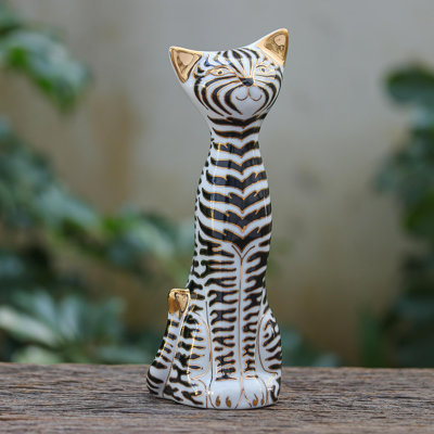 Dilmon Figurines & Sculptures