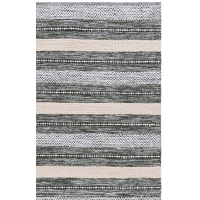 Maudry 976 Area Rug In Green / Ivory