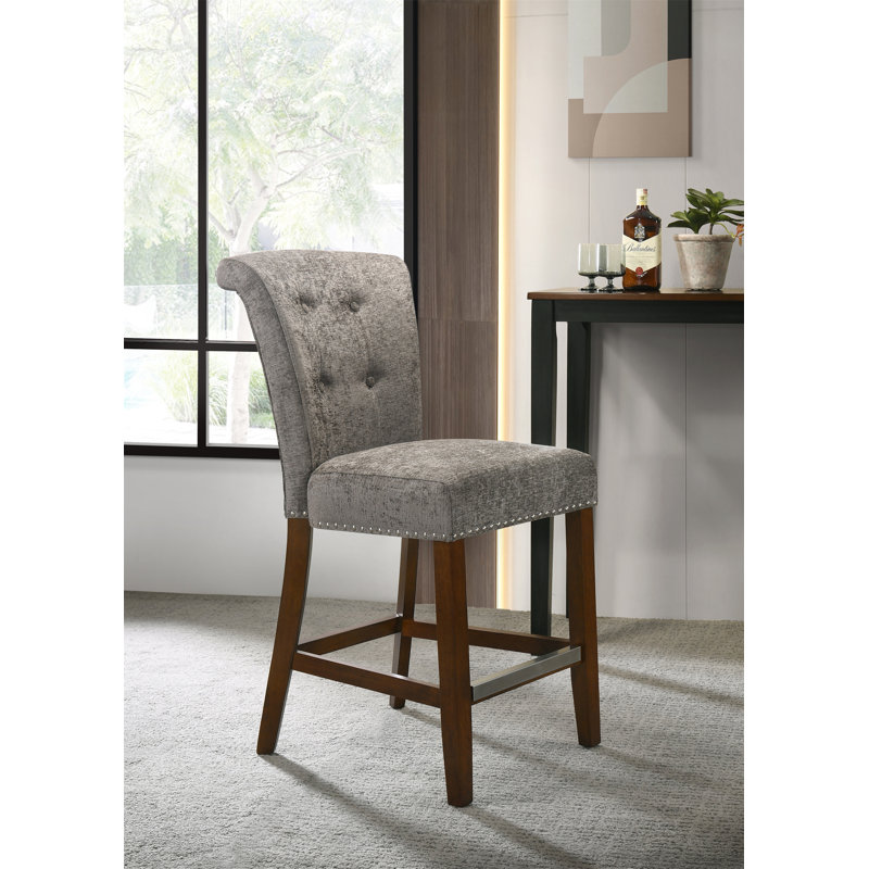Chaise rembourrée sophistiquée à hauteur de comptoir