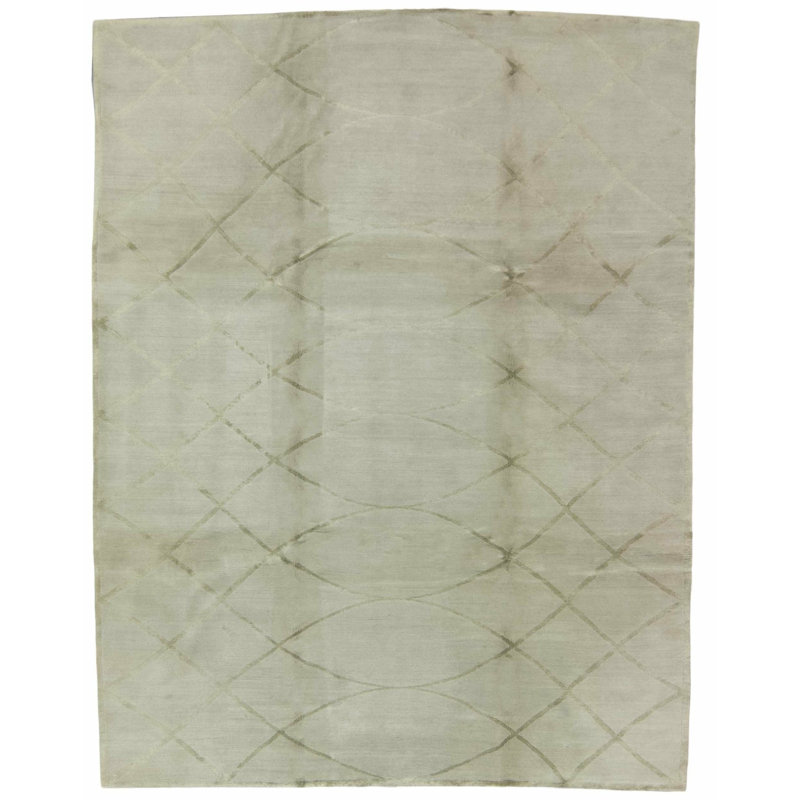 Curving Area Rug in Gray