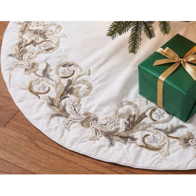 Jupe d'arbre de Noël perlée à la main Imperial sur soie crème - 60 po