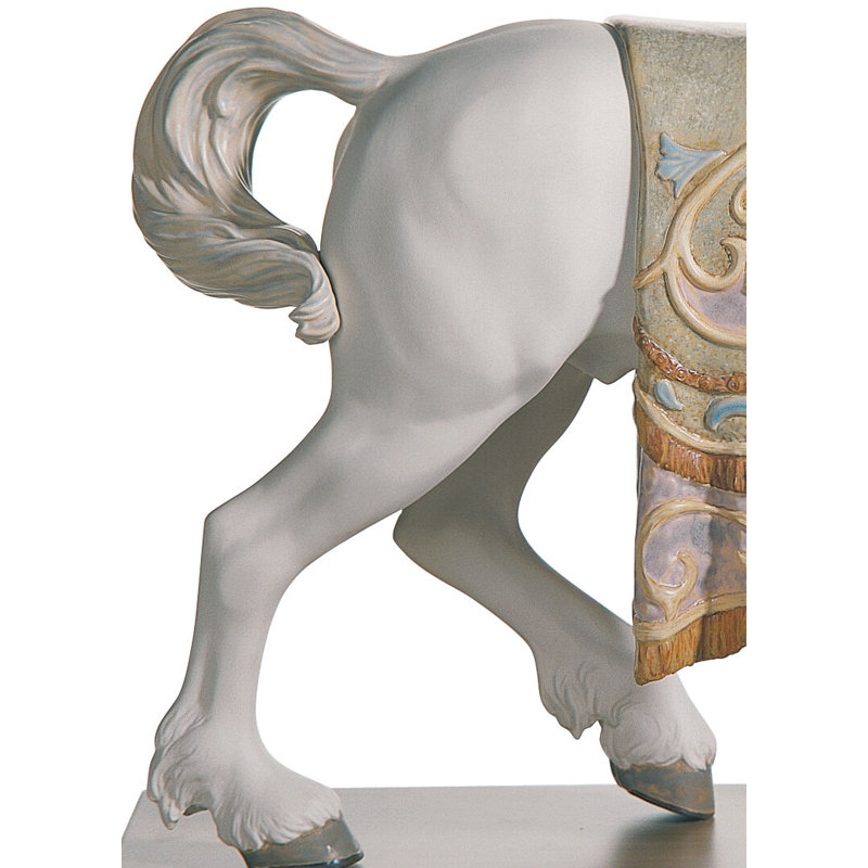 Regal Steed Figurine, Beige/White