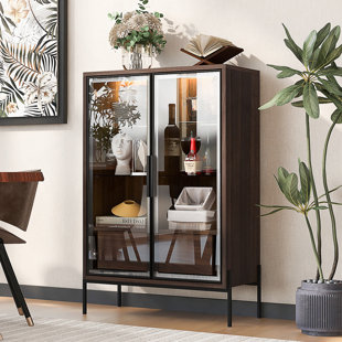 Vitrine autoportante de 51,2 po avec éclairage DEL, tablettes réglables et deux tiroirs de rangement pour les espaces de vie modernes.