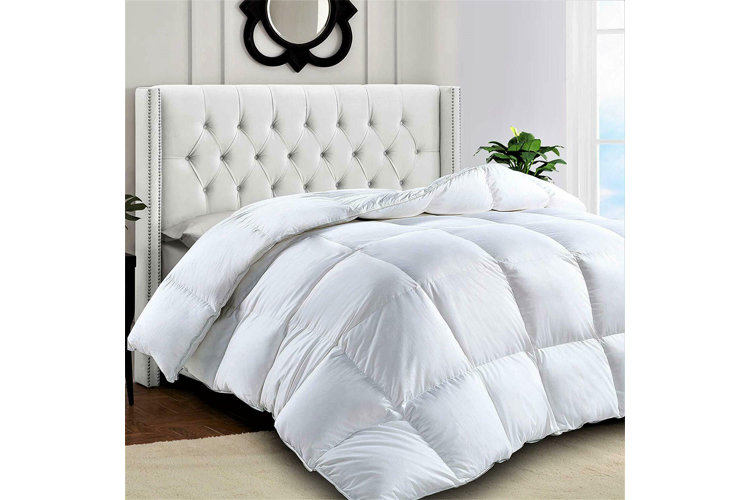 Lightweight Down Alternative Comforter