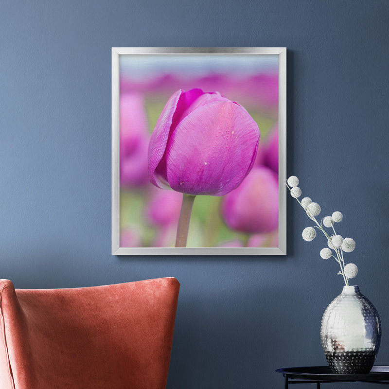 Toile encadrée de qualité supérieure Magenta Stem - prête à être accrochée, Argent, H 20 po x l 16 po