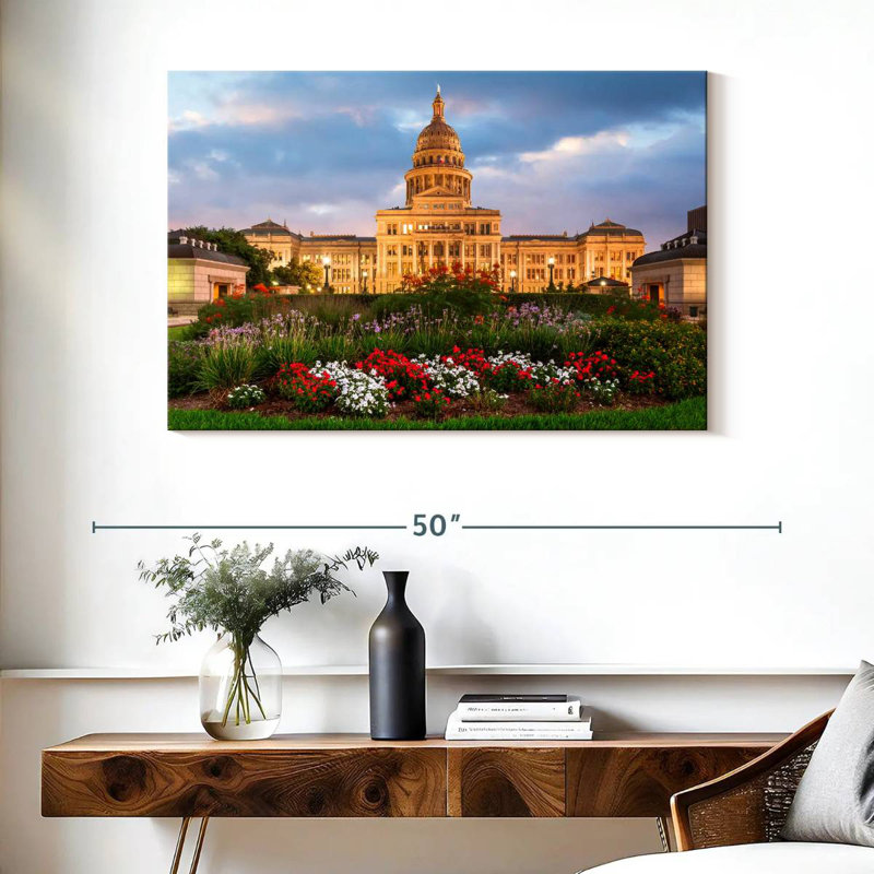 Nicci, Texas State Capitol, H 26 po x l 39 po