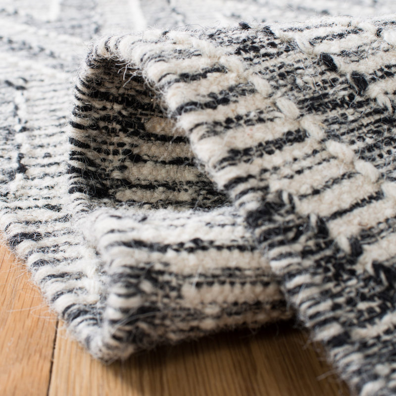 Handmade Black and Cream Wool Cotton Flat Woven Area Rug, 4' x 6'