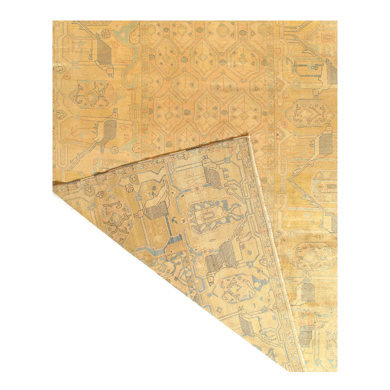 Wool Oriental Area Rug in Tan/Ivory