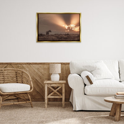 Toile flottante encadrée «Faded Sunset with Horse» par Nathan Larson