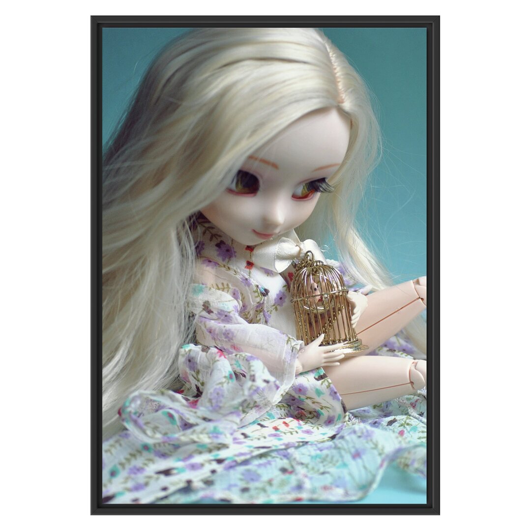 Gerahmtes Wandbild blonde Pullip-Puppe mit Vogelkäfig