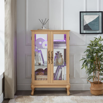 Vitrine élégante en chêne clair avec portes en verre trempé