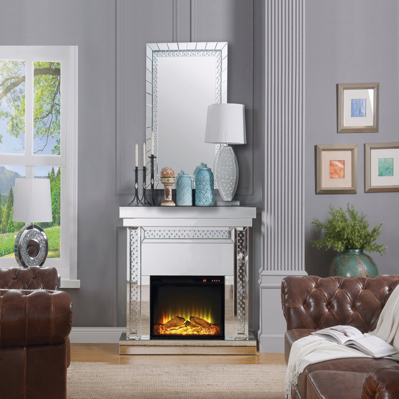 Cheminée à miroirs et faux cristaux