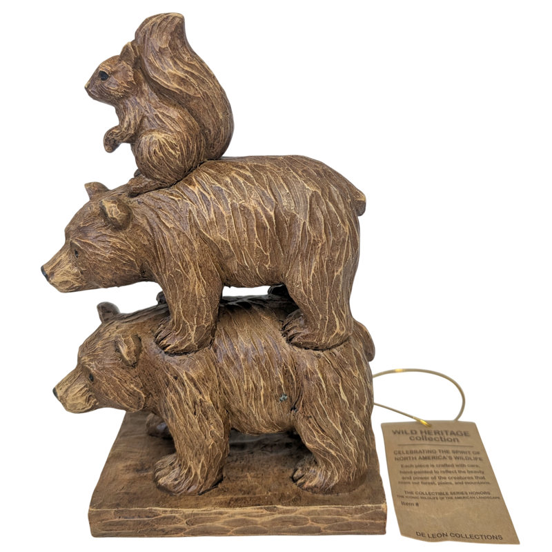 Ours sauvage et totem écureuil