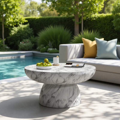 Table basse en faux marbre pour une utilisation intérieure et extérieure, structure robuste et moderne