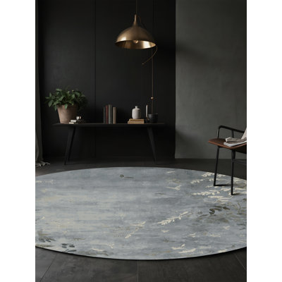 Tapis gris soyeux et moelleux