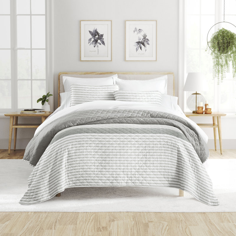 Becky Cameron Quilt, King Quilt + 2 King Shams