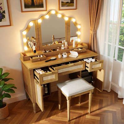 Meuble-lavabo de 44,37 po avec 13 ampoules Hollywood, 3 miroirs à trois modes d'éclairage, 3 grands tiroirs, 2 tiroirs de bureau, un rangement de table ouvert, 2 armoires, une station de charge et un tabouret