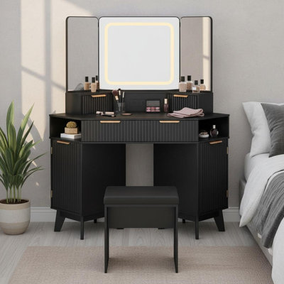 Dressing Table with Mirror