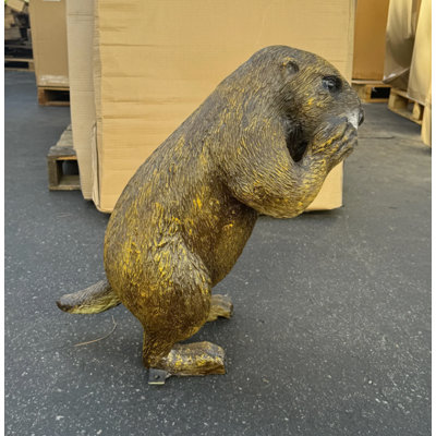 Statue de marmotte debout grandeur nature