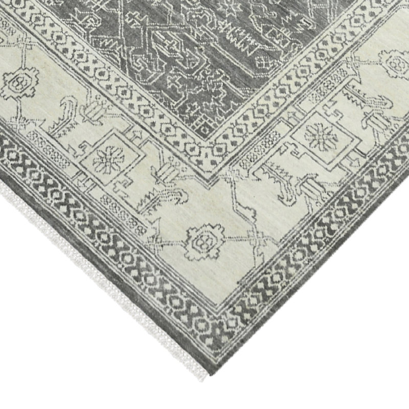 Nuit Arabe Wool Geometric Area Rug in Silver, Rectangle 2' x 3'