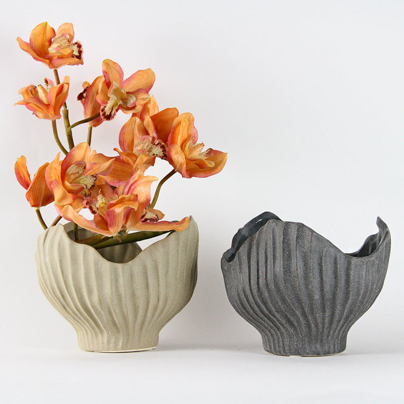 Zenith Vase, Black