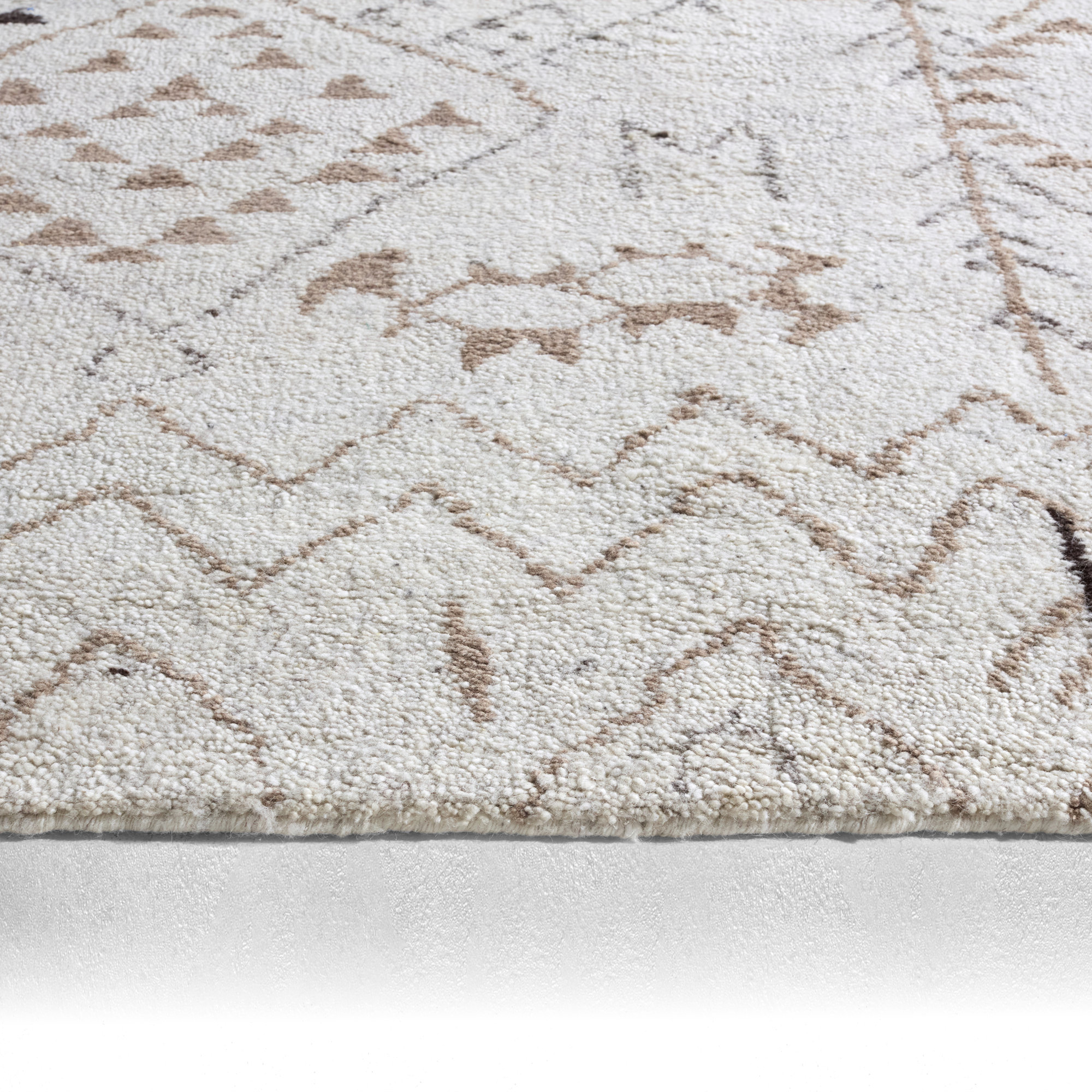Overby Handmade Wool Cream/Brown Rug, Rectangle 10' x 14'