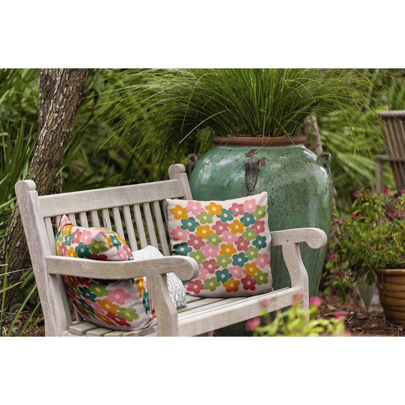 Coussin intérieur / extérieur Leafy Branch, H 20 po x l 20 po, Floral jaune / vert / rose